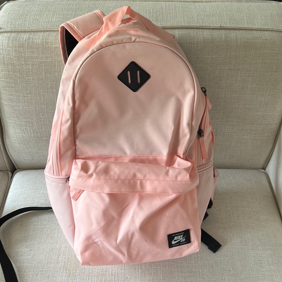 Nike Pink Back Pack - Picture 1 of 3